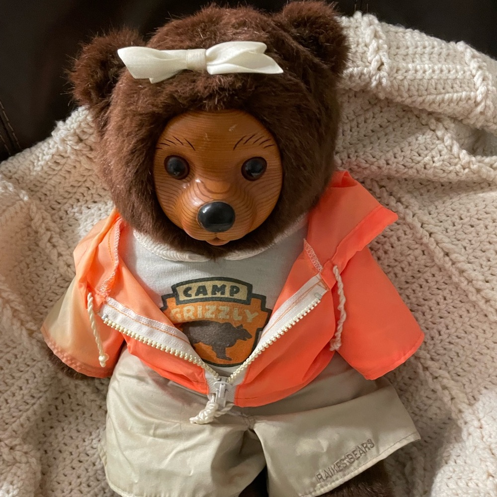 Rare HTF Robert Raikes “Camp Grizzly” Signed & Numbered Charming Wood Face Bear